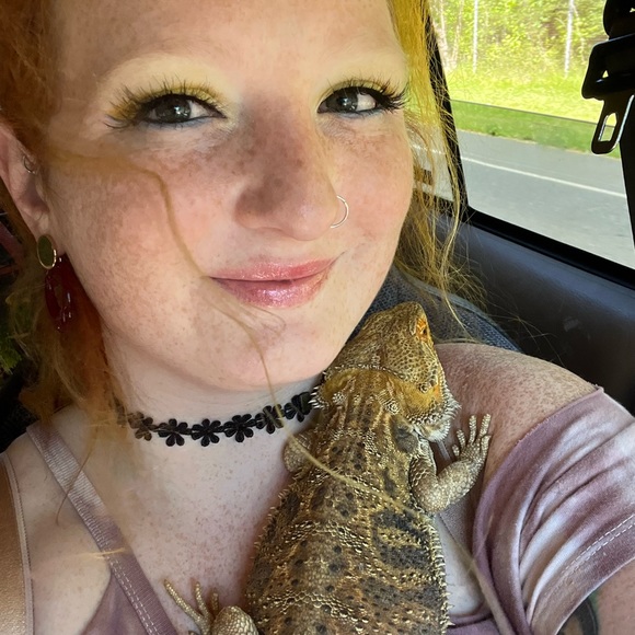 Meet your Posher, Jessica - Picture 1 of 15